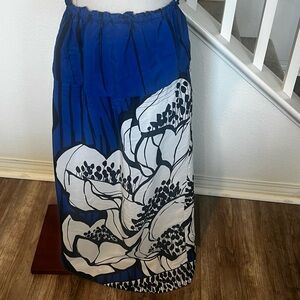 Trinity silk Blue and White Floral Maxi Skirt Size Small